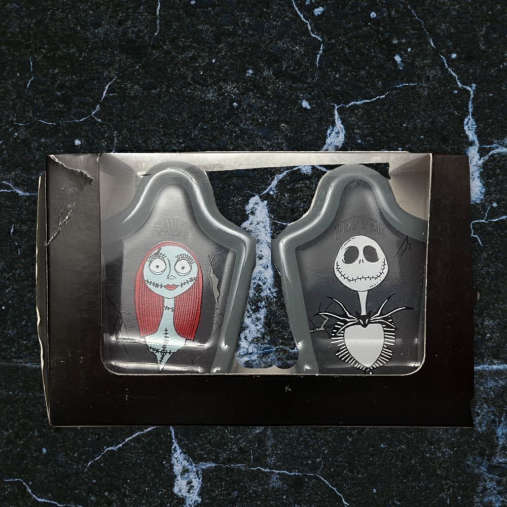 NIB Nightmare Before Christmas Jack Skellington & Sally Salt
& Pepper Shakers